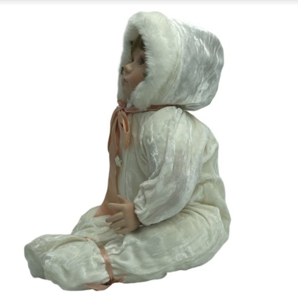 Kay McKee World Gallery Limited Katie Porcelain Collectible Doll Home Display - Picture 11 of 16